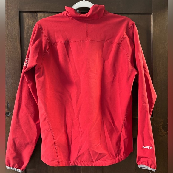 North Face Women’s Red Flight Series Windbreaker - Picture 2 of 4